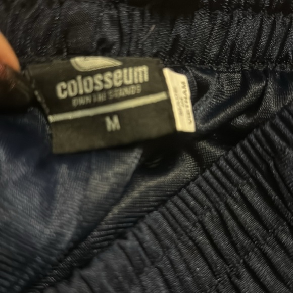 Boys Medium Notre Dame shorts! - Picture 6 of 7